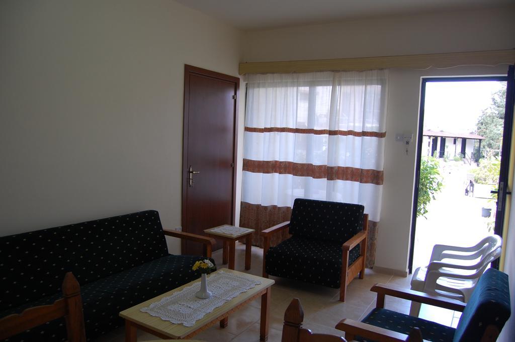 Nicos & Olympia Apartment *